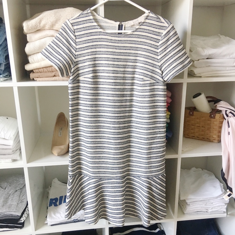 NWOT Loft Flounce Shift Dress